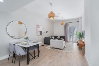 StayShort - Stylish and Spacious Apartment in Vibrant JVC, Dubai - 8