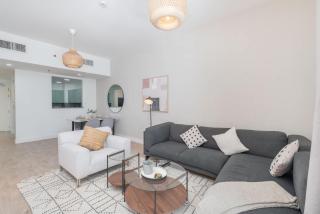 StayShort - Stylish and Spacious Apartment in Vibrant JVC, Dubai - 3