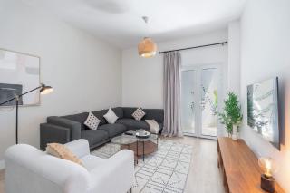 StayShort - Stylish and Spacious Apartment in Vibrant JVC, Dubai - 4
