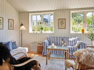 Beautiful Holiday Home, From 2021, With A Lovely Seaview - Rønne - 6