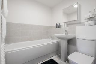 Flat in Milton Keynes Free parking Self checkin fast wifi - 2