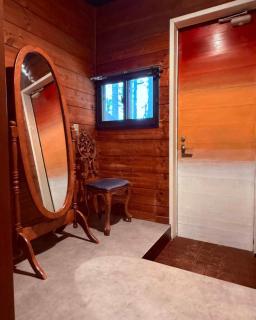 LAKE FOREST hug pug - 5