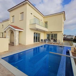 H&O Miki's Seaview House - Kissonerga - 9