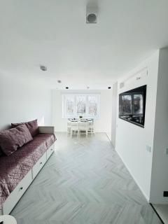 White Apartment - Liepāja - 9