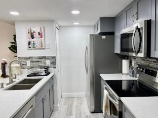 Grand Superior 3BR Condo Apartment Near Disney Parks - 7