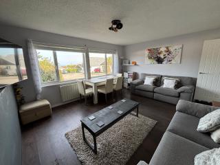 Sea View Bungalow in Carbis Bay Sleeps 6 - 7