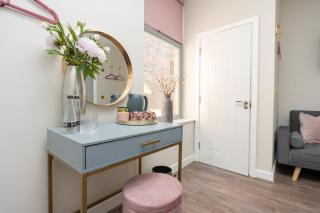 RST Bramley Boutique - 4