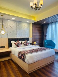 Hotel Broadway Boutique Mall Road Darjeeling - A Premium Luxury Room with Valley View - Darjeeling - 6