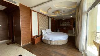 Beachfront Premium T B S Hotel Luxury & Spacious Room With BREAKFAST, Near Temple with Prime Location wifi- Lift and Parking Facilities - Puri - 0