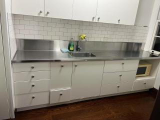 6 beds including 4 double beds and 2 single sofa beds in 1 bedroom and 1 living room apartment - Auckland - 1