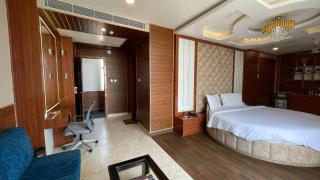 Beachfront Premium T B S Hotel Luxury & Spacious Room With BREAKFAST, Near Temple with Prime Location wifi- Lift and Parking Facilities - Puri - 1
