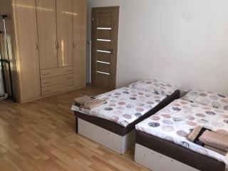 Team Flat & Urban Family Comfort - HomeBase with a Castle view - Petržalka - 9