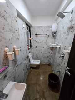 Bandra Bloom- Spacious1BHK near Lilavati&Bandstand - Mumbai - 2