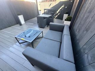 Sugar Reef - A Fantastic Modern House with Garden, Free Parking for 2 cars, Free use of Electric Vehicle Point, Whitby Beach, Shops, Bars and Restaurants just a 10 minute walk away! - Whitby - 3
