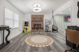 Big Modern Family Home On 1 Acre Land w Firepit & Grill - Ellenwood - 3