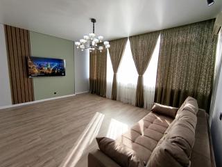LUX apartment, 2-х комнатная,МЕГАцентр - Shymkent - 0