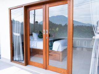 Bisbis House Iseh village - Selat - 2
