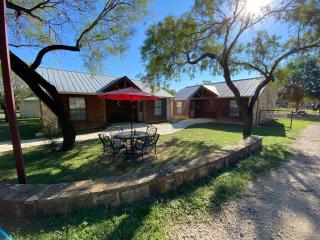 Cabin 6 The Roost Cabins - 3