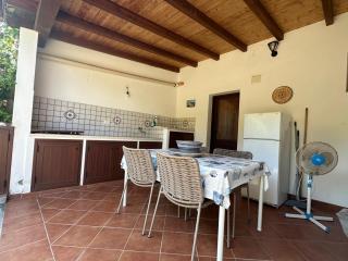 Villa by the Vulcano - 70mq plus large garden and patio - 7