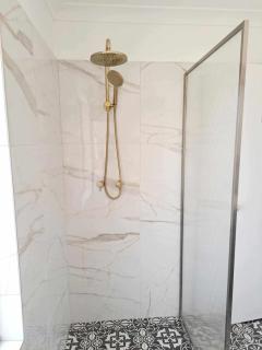 Bettys Mountain Cottage - York - 8