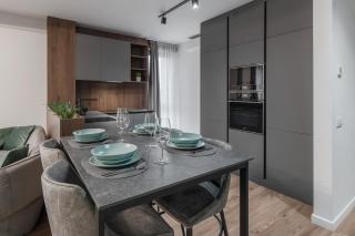 Luxury Grey Apartments - Central, Free Parking, Self Check-In - Oradea - 8
