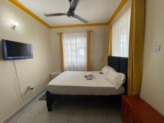 1 bed at Bamburi with extra mattress - Mombasa - 0