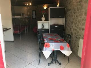 Gite d'étape le code bar - Saint-Julien-Labrousse - 1