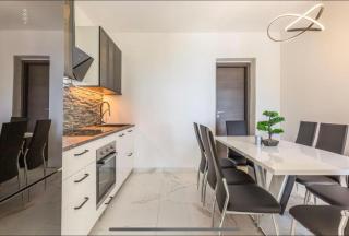 Ivana Black & White Apartments - Marusici - 8