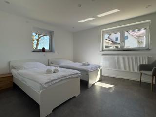 W&P Living Wohnung mit Ausblick - Parkplatz - Biberbach - 9