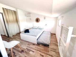 MAGNIFIQUE, GRAND ET MODERNE T3, PISCINE, WIFI, CLIM, VUE ET EMPLACEMENT SUPERBES, Coudalère - 4