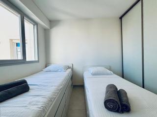 Central 2 bed apartment in Antibes walk to beach & old town! - Antibes - 9