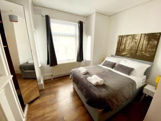 Evo Green Gravesend 2 bed Apartment, 2 mins Station, Town Centre - Gravesend - 3