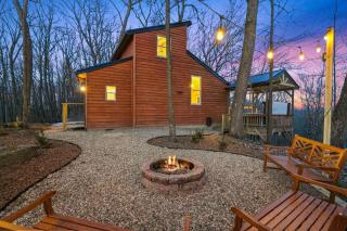 Hot tub, fireplace, fire pit, pool table, grill, EV, pets, HOA lake - 1