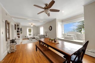 Main House - 3 Story 5 Bed 3 Bath Private Deck Courtyard Pet Friendly fee applies - 2