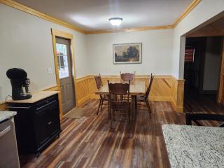 Happy's House - Benson - 3
