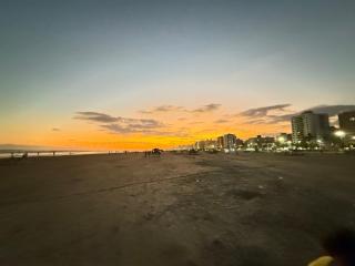 Pé na Areia Praia da Aviação II - Praia Grande - 8