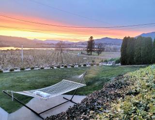 Immaculate Home w/ Mtn and River Views! - East Wenatchee - 3