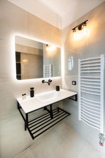 A L'AISE STUDIOs - Apolpaina - 2