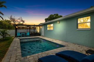 Boho Retreat Heated Pool Mins to Beach Golf Shop - Largo - 0