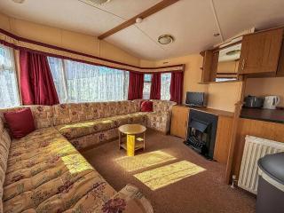 Superb Dog Friendly Caravan With Decking In Hunstanton In Norfolk Ref 13010L - 1
