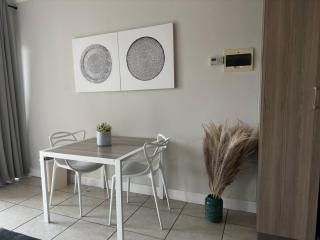 The Cube Apartment Sandton - 2