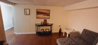 Beautiful Newly Renovated 2-Bedroom Basement - Aurora - 3