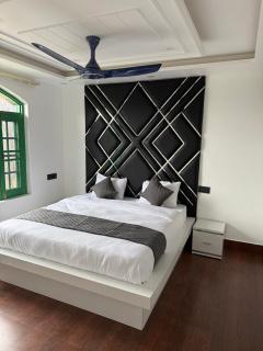 The Heart Stone Inn - Srinagar - 4