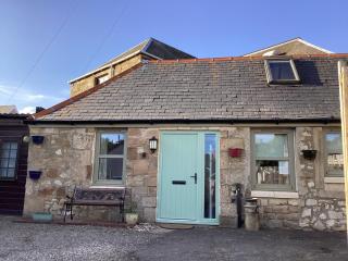 Cottage in Mid Calder Village near Edinburgh - - 7