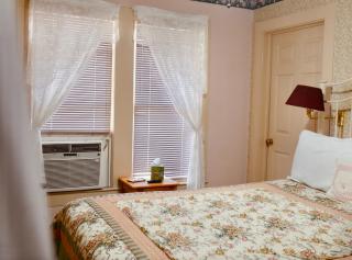 Wildflower Bed and Breakfast - 7