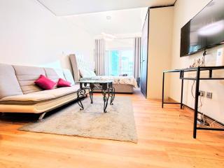 Modern Studio with Balcony - Close to Metro & Marina - 5