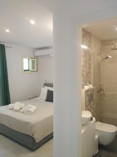 Julia's Beach Studio, familienfreundlich am Meer,mit XL Terrasse, Meerespanorama - Logaras - 2