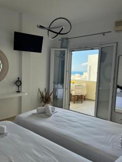 Aeolian Breeze 3 - Città di Tinos - 2