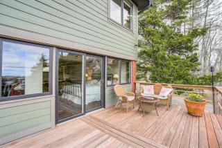 Luxury 15-Acre Fox Lake Retreat - Spring Grove - 5
