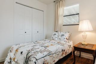 BartonSwim Sleeps7, Comfy Beds, Rain Shower, SoCO Best Eateries - Austin - 6